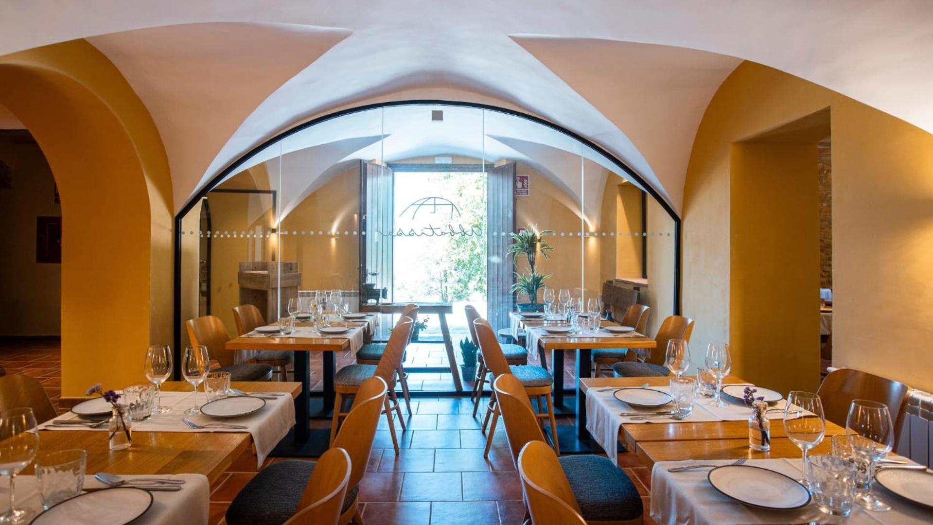 Abbatissa Hotel Restaurant 圣胡安-德拉斯阿巴德萨斯 外观 照片